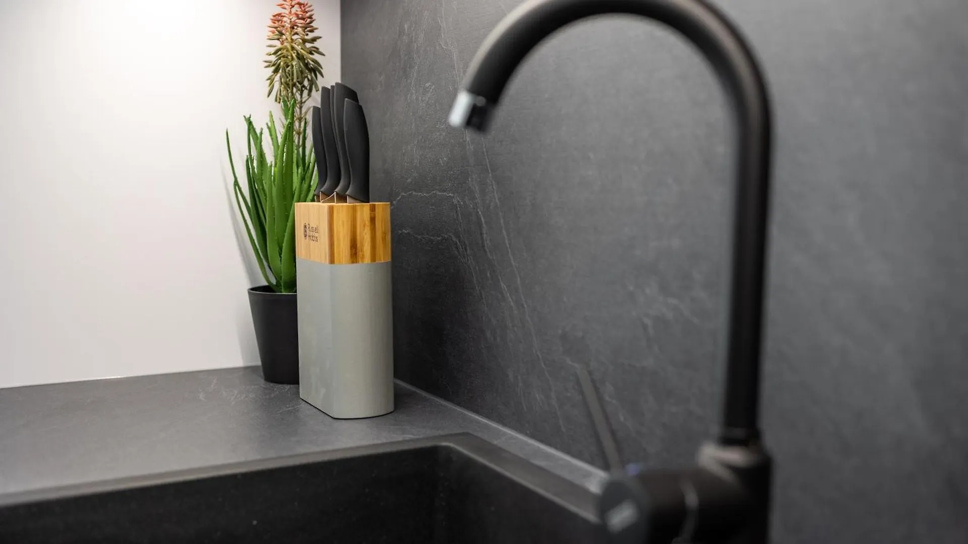 Stylish Apartment - Free Parking, Cinema, By Gravity Prague