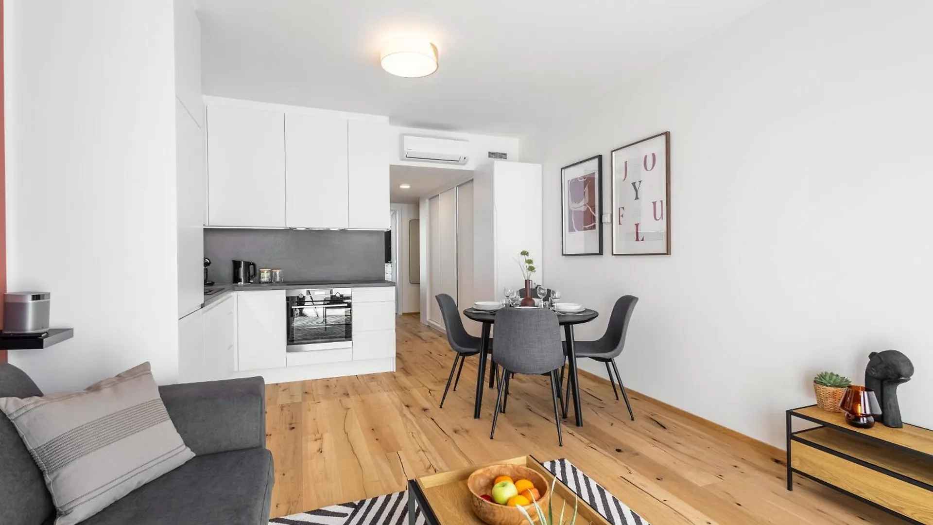 Stylish Apartment - Free Parking, Cinema, By Gravity Prague