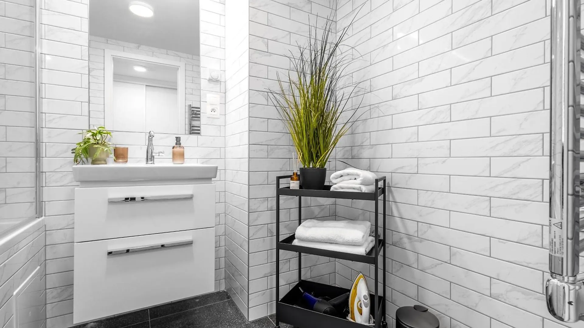Stylish Apartment - Free Parking, Cinema, By Gravity Prague
