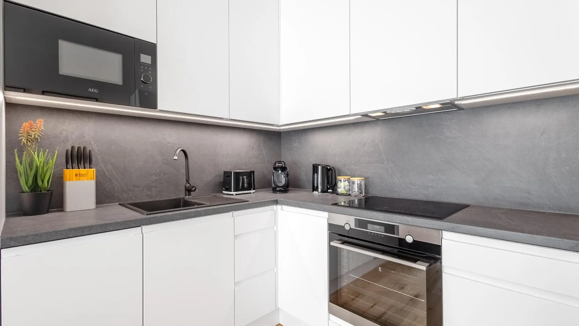 Stylish Apartment - Free Parking, Cinema, By Gravity Prague 0*,  Czech Republic