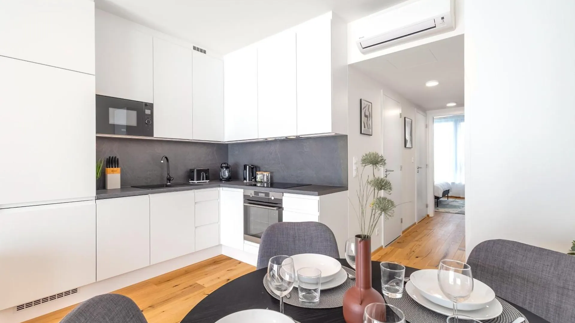 Stylish Apartment - Free Parking, Cinema, By Gravity Prague